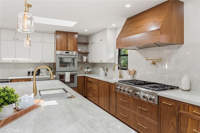 23925 Crosson Drive, Woodland Hills, CA 91367