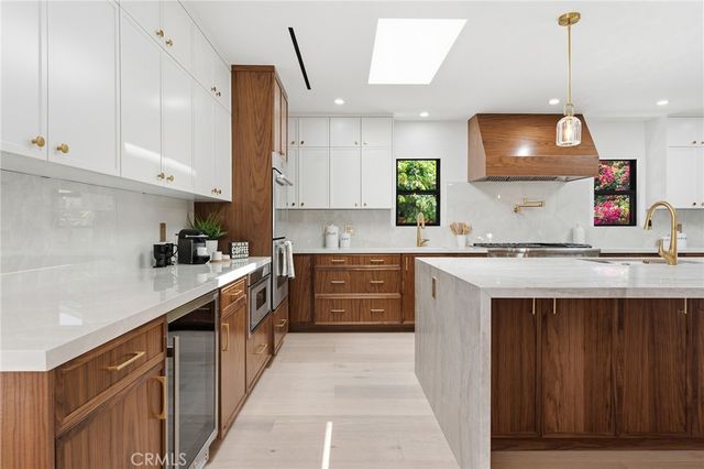 23925 Crosson Drive, Woodland Hills, CA 91367