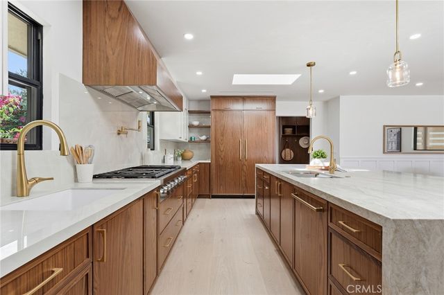 23925 Crosson Drive, Woodland Hills, CA 91367