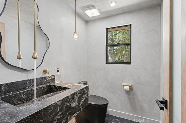 23925 Crosson Drive, Woodland Hills, CA 91367