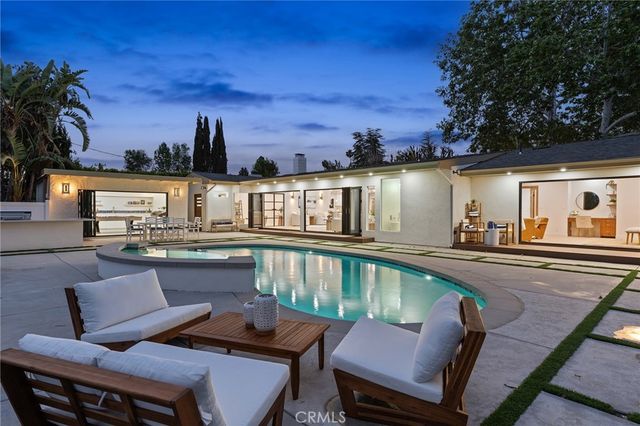 23925 Crosson Drive, Woodland Hills, CA 91367