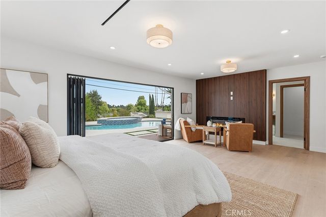 23925 Crosson Drive, Woodland Hills, CA 91367