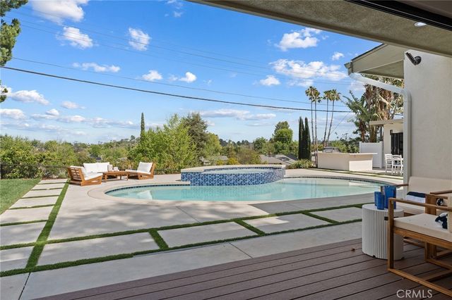 23925 Crosson Drive, Woodland Hills, CA 91367