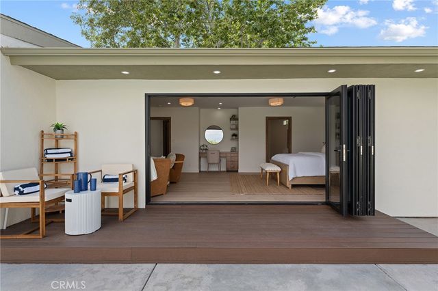 23925 Crosson Drive, Woodland Hills, CA 91367