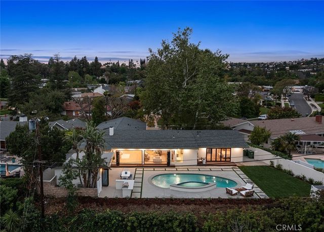 23925 Crosson Drive, Woodland Hills, CA 91367