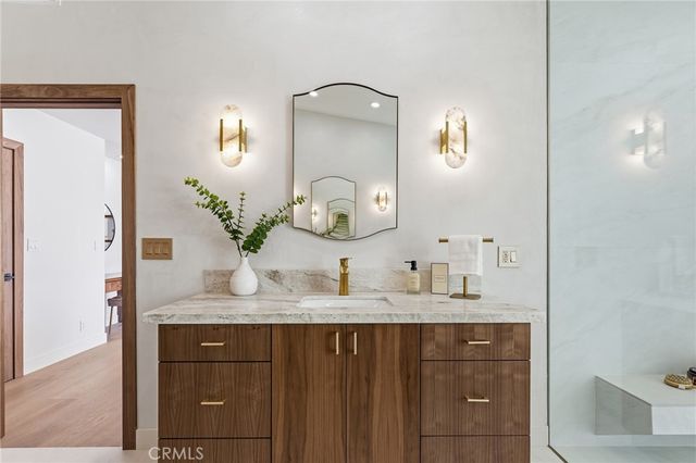 23925 Crosson Drive, Woodland Hills, CA 91367