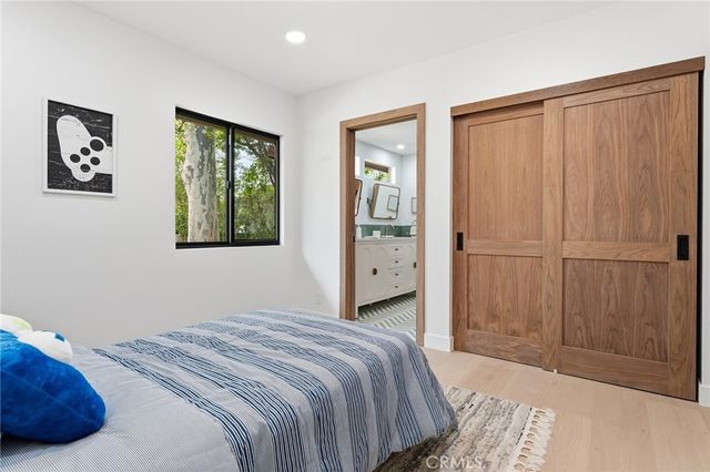 23925 Crosson Drive, Woodland Hills, CA 91367