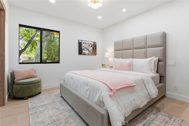 23925 Crosson Drive, Woodland Hills, CA 91367