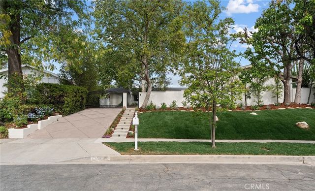 23925 Crosson Drive, Woodland Hills, CA 91367