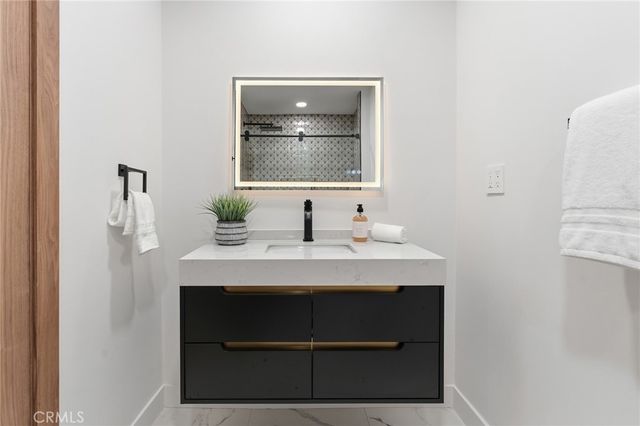 23925 Crosson Drive, Woodland Hills, CA 91367