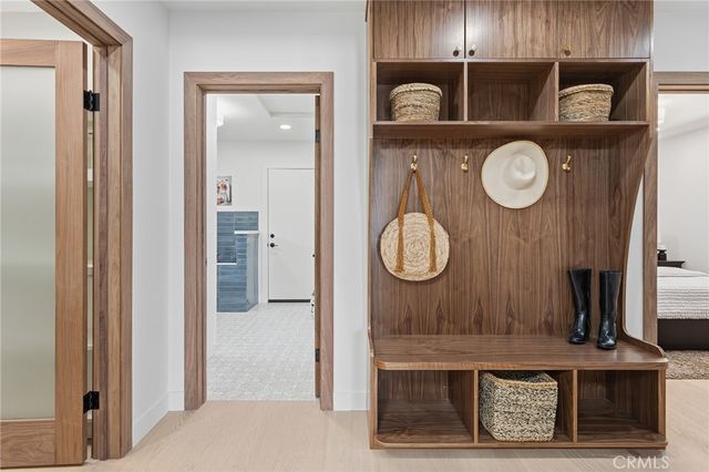 23925 Crosson Drive, Woodland Hills, CA 91367