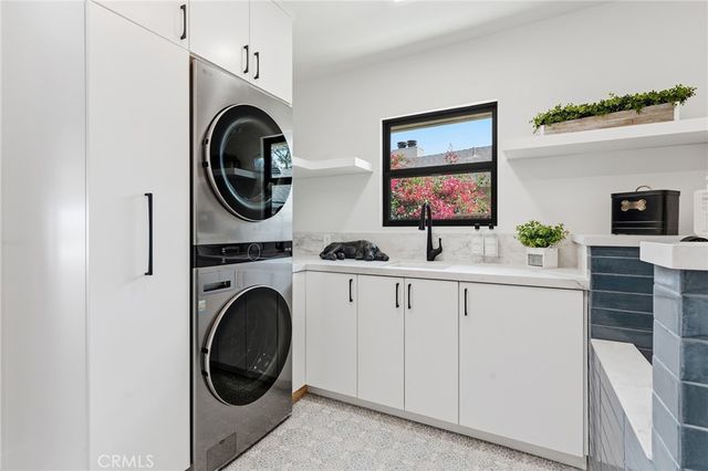 23925 Crosson Drive, Woodland Hills, CA 91367