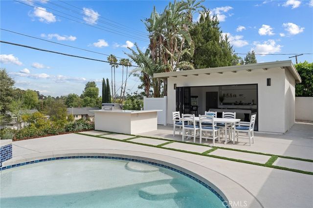 23925 Crosson Drive, Woodland Hills, CA 91367