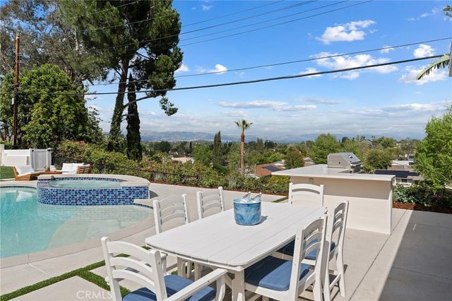 23925 Crosson Drive, Woodland Hills, CA 91367