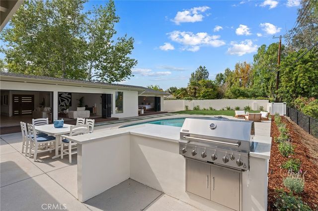 23925 Crosson Drive, Woodland Hills, CA 91367