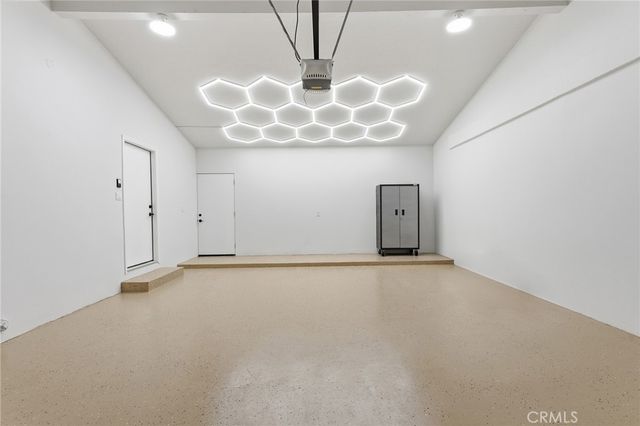 23925 Crosson Drive, Woodland Hills, CA 91367