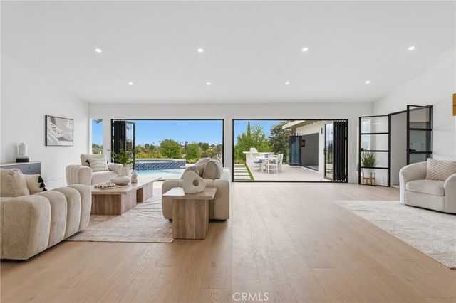 23925 Crosson Drive, Woodland Hills, CA 91367