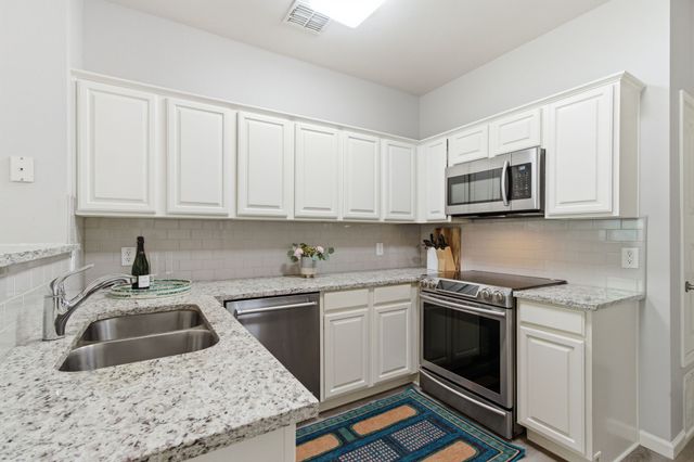 2925 Saint Andrews Drive, Lewisville, TX 75067