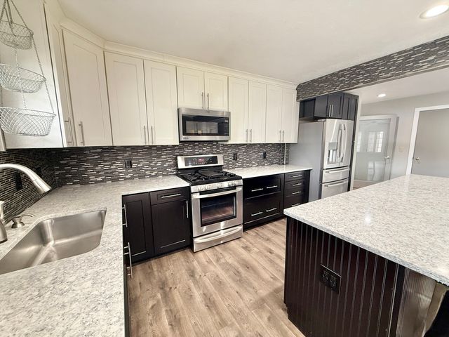 11008 Chicory Ridge Way, Roscoe, IL 61073