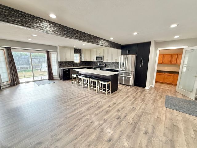 11008 Chicory Ridge Way, Roscoe, IL 61073