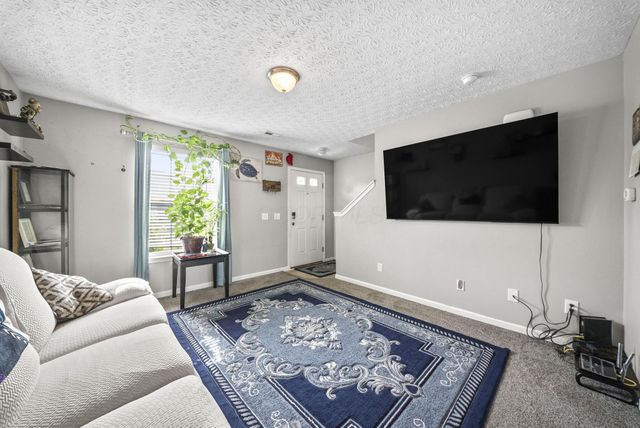 1624 Roscommon Drive, Pataskala, OH 43062