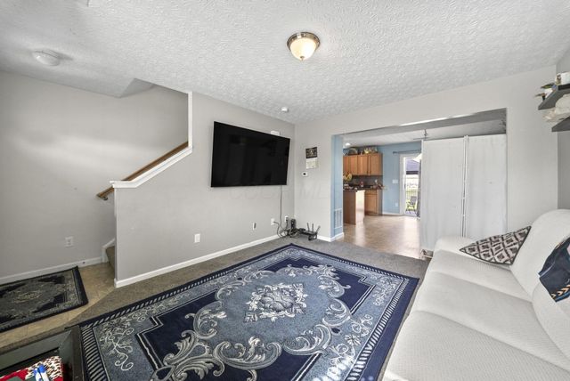 1624 Roscommon Drive, Pataskala, OH 43062