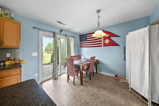 1624 Roscommon Drive, Pataskala, OH 43062