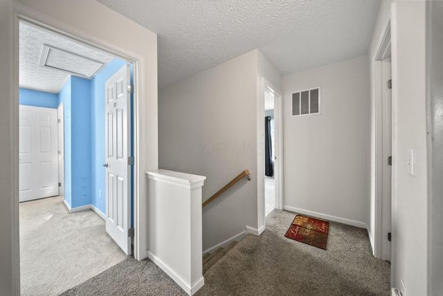 1624 Roscommon Drive, Pataskala, OH 43062