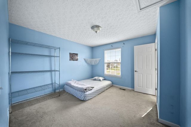 1624 Roscommon Drive, Pataskala, OH 43062