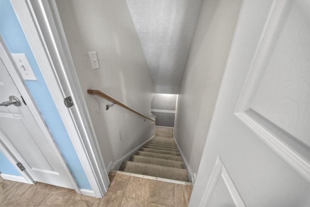 1624 Roscommon Drive, Pataskala, OH 43062