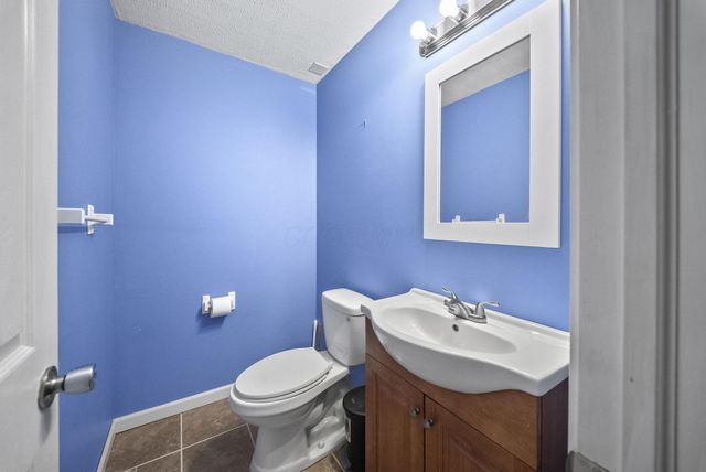 1624 Roscommon Drive, Pataskala, OH 43062