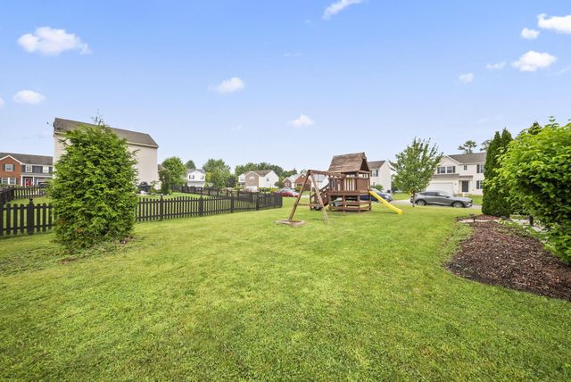 1624 Roscommon Drive, Pataskala, OH 43062
