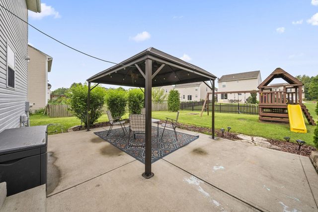 1624 Roscommon Drive, Pataskala, OH 43062