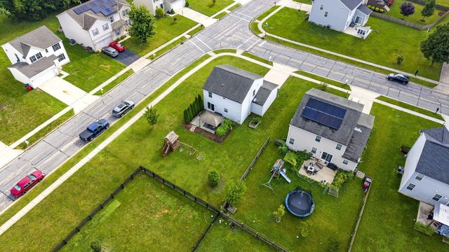 1624 Roscommon Drive, Pataskala, OH 43062