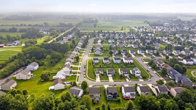 1624 Roscommon Drive, Pataskala, OH 43062