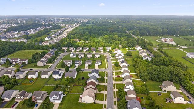 1624 Roscommon Drive, Pataskala, OH 43062