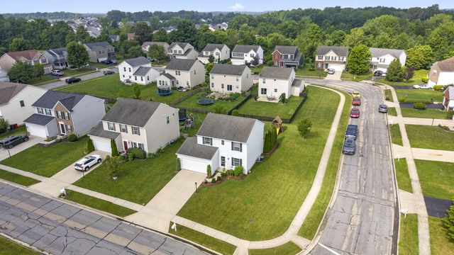 1624 Roscommon Drive, Pataskala, OH 43062