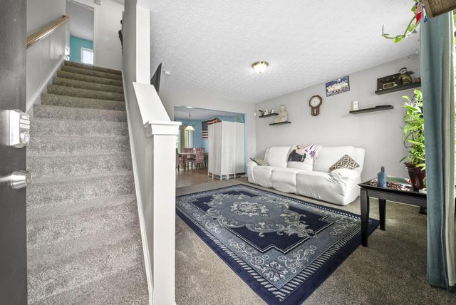 1624 Roscommon Drive, Pataskala, OH 43062