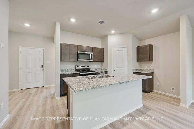 313 Doss DR, Rockdale, TX 76567