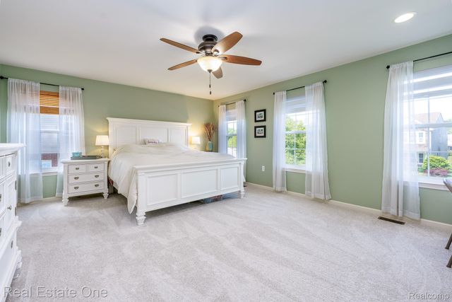 442 Ridgewood Drive S, Brandon Charter Township, MI 48462