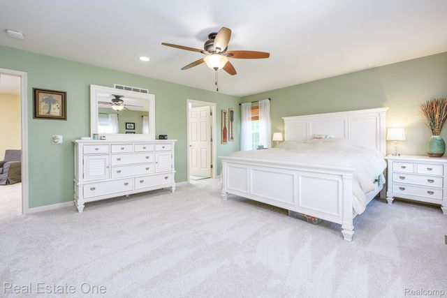 442 Ridgewood Drive S, Brandon Charter Township, MI 48462