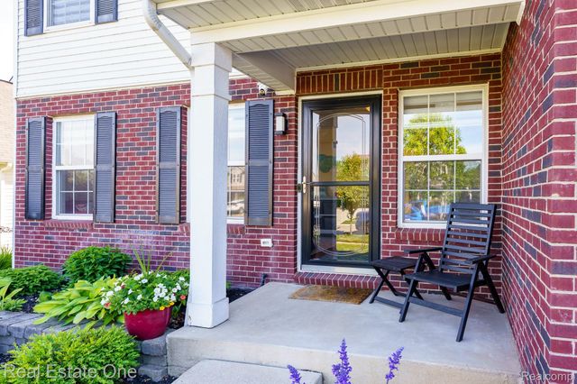 442 Ridgewood Drive S, Brandon Charter Township, MI 48462