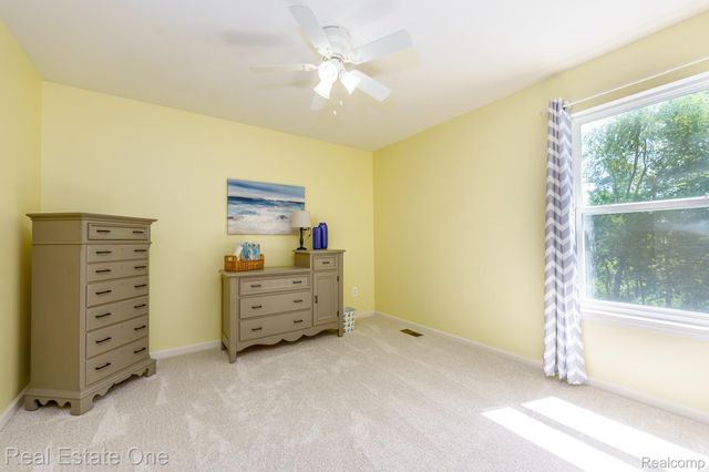 442 Ridgewood Drive S, Brandon Charter Township, MI 48462