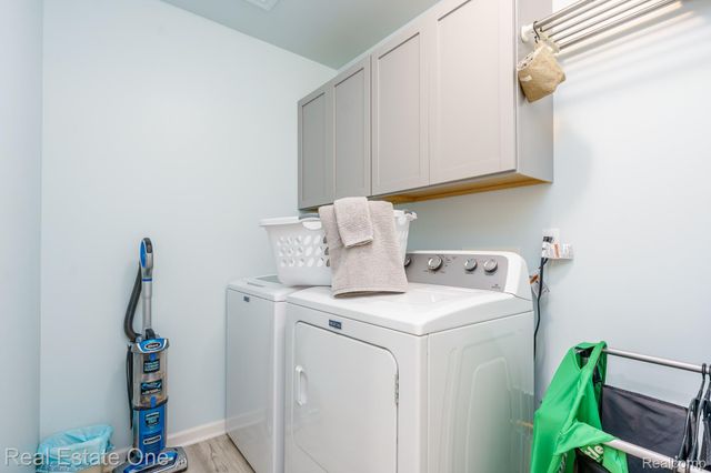 442 Ridgewood Drive S, Brandon Charter Township, MI 48462