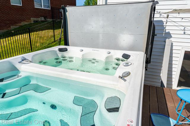 442 Ridgewood Drive S, Brandon Charter Township, MI 48462