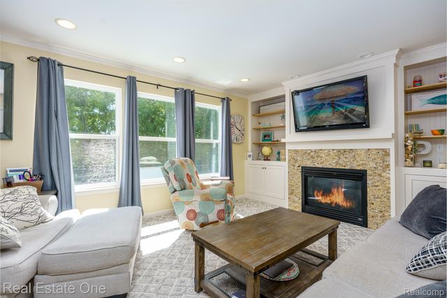 442 Ridgewood Drive S, Brandon Charter Township, MI 48462