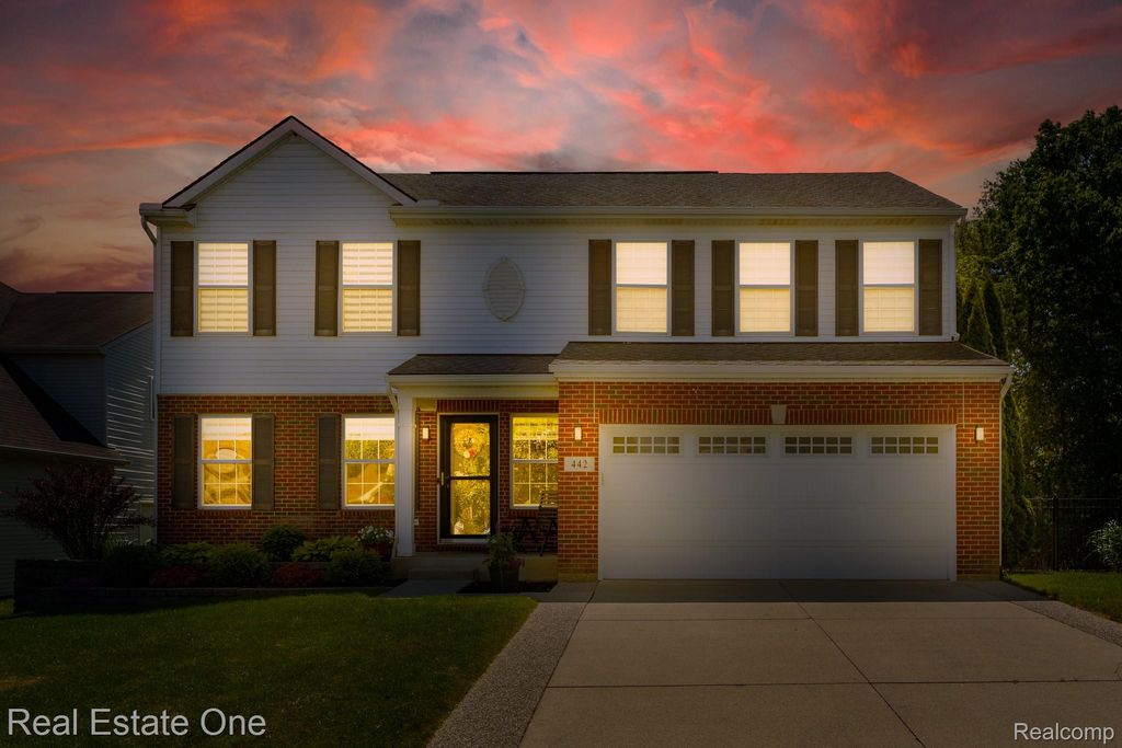 442 Ridgewood Drive S, Brandon Charter Township, MI 48462