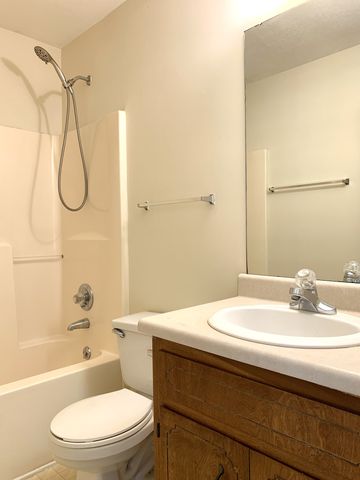 359 Peabody Dr Apt 1, Clarksville, TN 37042