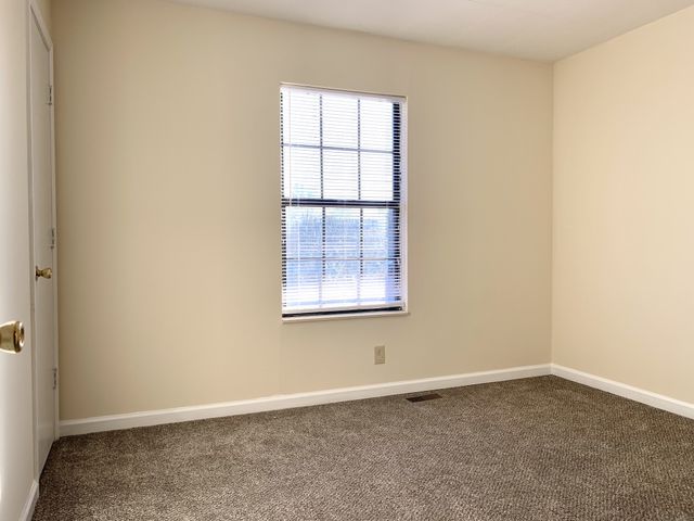 359 Peabody Dr Apt 1, Clarksville, TN 37042