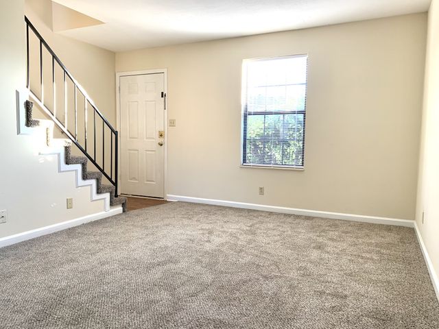 359 Peabody Dr Apt 1, Clarksville, TN 37042